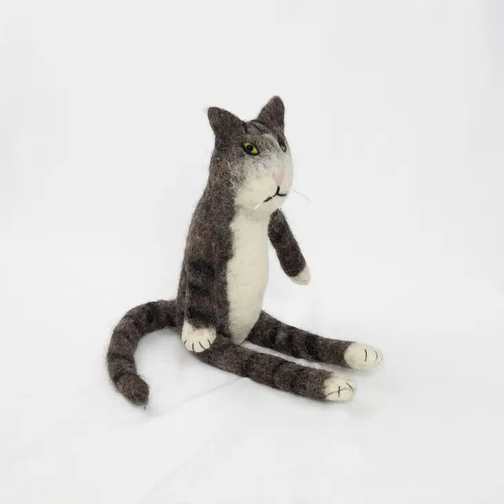 Large Felted Cat Sitting