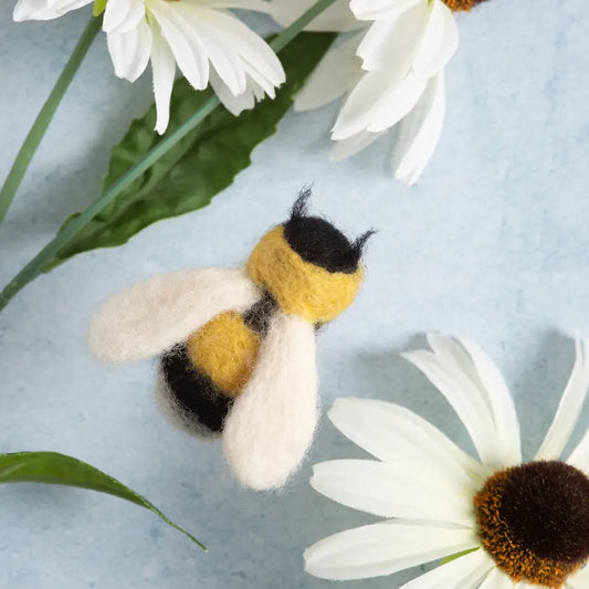 Mini Needle Felting Kit / Bee Brooch