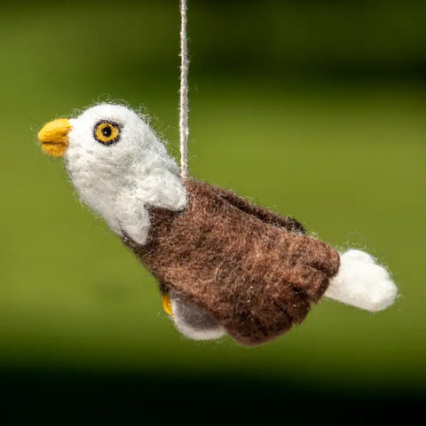 WILD WOOLES FELTED ORNAMENT / Bald Eagle